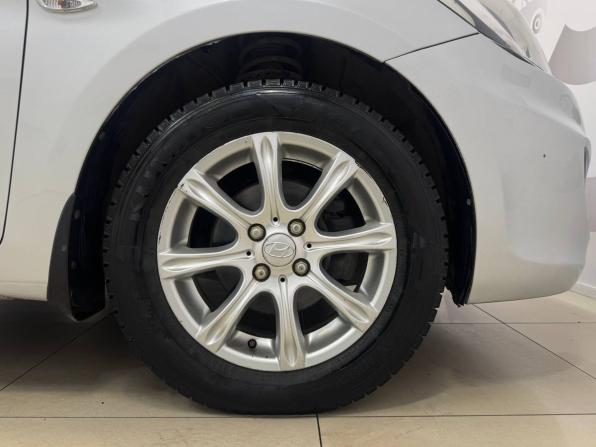Hyundai Solaris I с пробегом 2012 года, цена 830 000 рублей, 127861 км, хэтчбек, Автокод Объявления