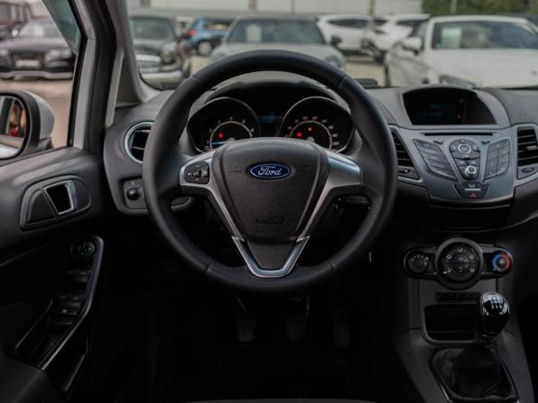 Ford Fiesta Mk6 Рестайлинг с пробегом 2016 года, цена 799 000 рублей, 123750 км, хэтчбек, Автокод Объявления