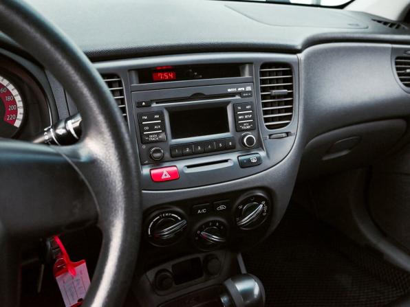 Kia Rio II Рестайлинг с пробегом 2011 года, цена 649 000 рублей, 257335 км, седан, Автокод Объявления