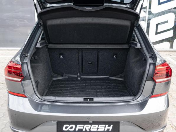 Volkswagen Polo VI с пробегом 2021 года, цена 1 625 000 рублей, 89105 км, лифтбек, Автокод Объявления