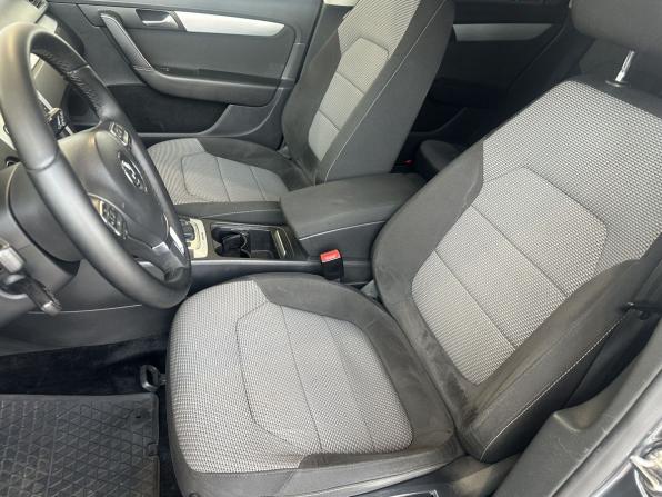Volkswagen Passat B7 с пробегом 2013 года, цена 1 099 000 рублей, 235723 км, универсал, Автокод Объявления
