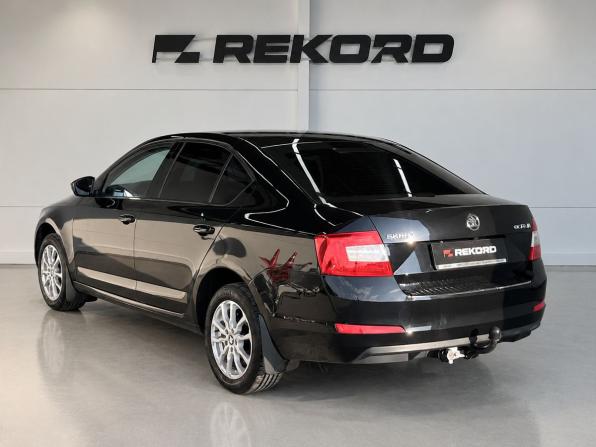 Skoda Octavia III (A7) с пробегом 2015 года, цена 1 349 000 рублей, 177552 км, лифтбек, Автокод Объявления