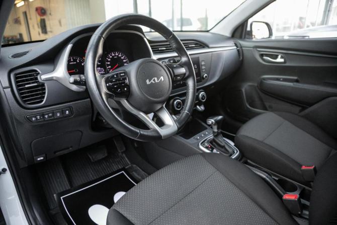 Kia Rio IV Рестайлинг с пробегом 2021 года, цена 1 425 000 рублей, 78027 км, седан, Автокод Объявления