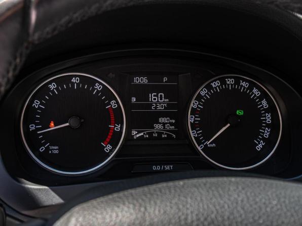 Skoda Rapid I с пробегом 2016 года, цена 1 350 000 рублей, 98610 км, лифтбек, Автокод Объявления