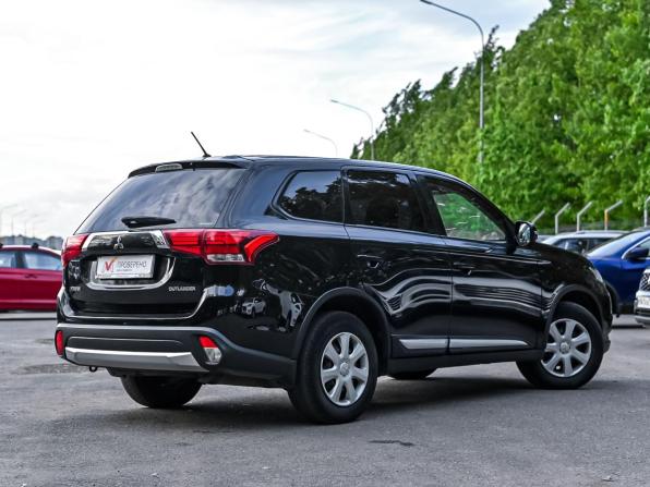 Mitsubishi Outlander III Рестайлинг с пробегом 2015 года, цена 1 319 000 рублей, 250743 км, внедорожник, Автокод Объявления