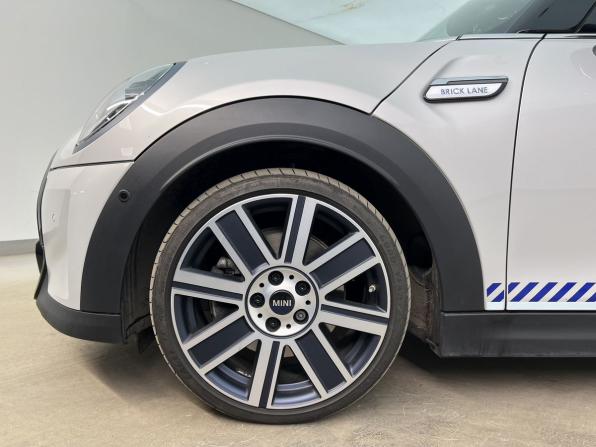 Mini Hatch III (F55/F56) Рестайлинг 2 с пробегом 2022 года, цена 3 790 000 рублей, 20650 км, хэтчбек, Автокод Объявления