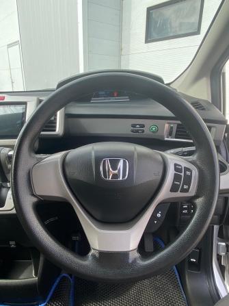 Honda Freed I Рестайлинг с пробегом 2013 года, цена 1 260 000 рублей, 164904 км, компактвэн, Автокод Объявления