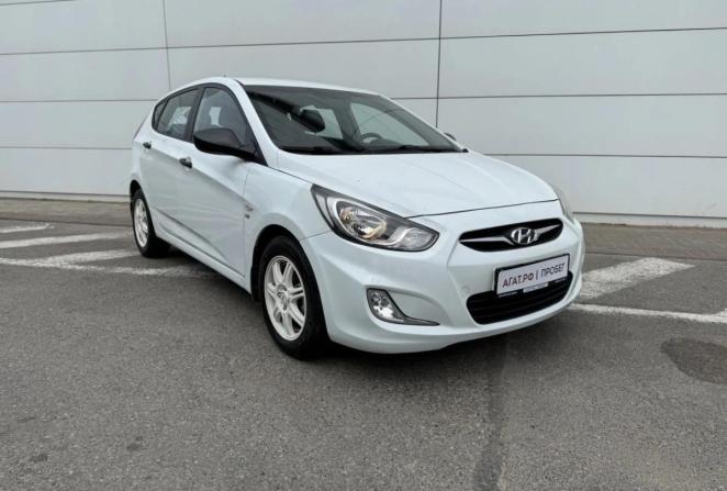 Hyundai Solaris I с пробегом 2014 года, цена 950 000 рублей, 68672 км, хэтчбек, Автокод Объявления
