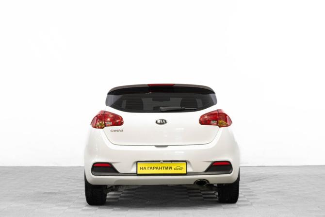 Kia Ceed II с пробегом 2015 года, цена 949 000 рублей, 214000 км, хэтчбек, Автокод Объявления