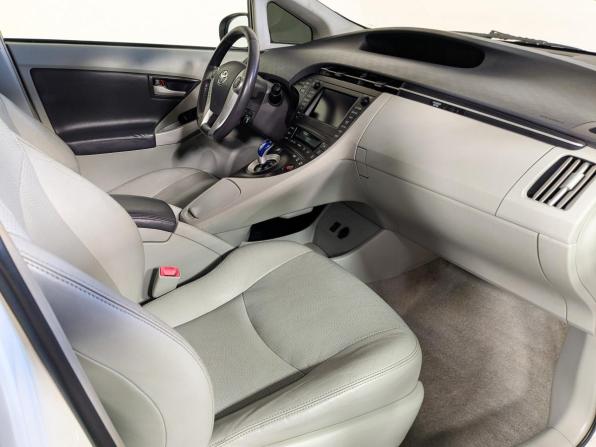 Toyota Prius III (XW30) с пробегом 2009 года, цена 999 900 рублей, 254000 км, лифтбек, Автокод Объявления