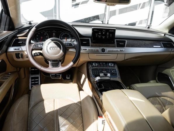 Audi A8 III (D4) Рестайлинг с пробегом 2015 года, цена 2 690 000 рублей, 327856 км, седан, Автокод Объявления