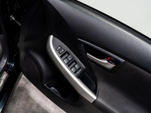 Toyota Prius III Рестайлинг (XW30) с пробегом 2012 года, цена 1 335 000 рублей, 164157 км, лифтбек, Автокод Объявления