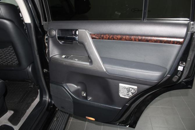 Toyota Land Cruiser 200 Series Рестайлинг 1 с пробегом 2015 года, цена 3 800 000 рублей, 172990 км, внедорожник, Автокод Объявления