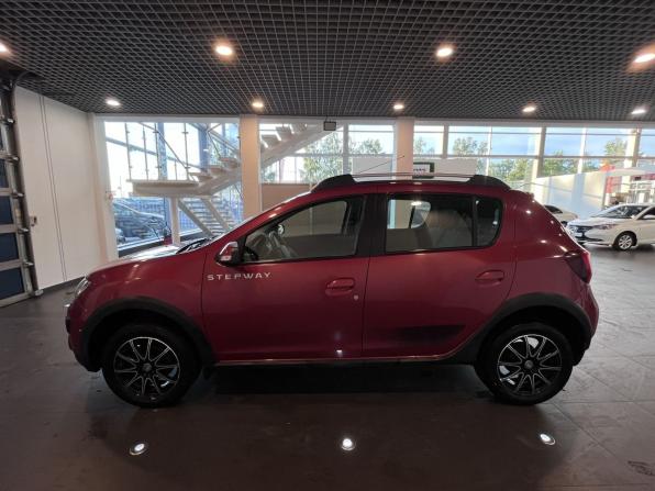 Renault Sandero II с пробегом 2018 года, цена 1 310 000 рублей, 61825 км, хэтчбек, Автокод Объявления