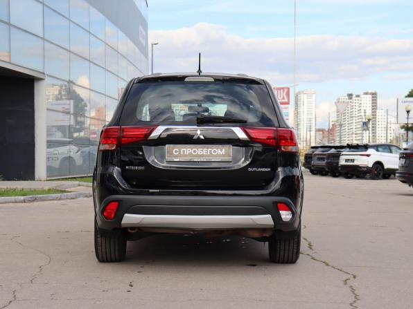 Mitsubishi Outlander III Рестайлинг 2 с пробегом 2015 года, цена 1 680 000 рублей, 203781 км, внедорожник, Автокод Объявления