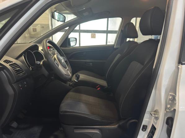 Kia Venga I с пробегом 2012 года, цена 799 000 рублей, 145629 км, минивэн, Автокод Объявления
