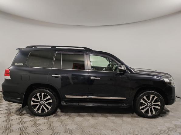 Toyota Land Cruiser 200 Series Рестайлинг 2 с пробегом 2017 года, цена 5 849 000 рублей, 300215 км, внедорожник, Автокод Объявления