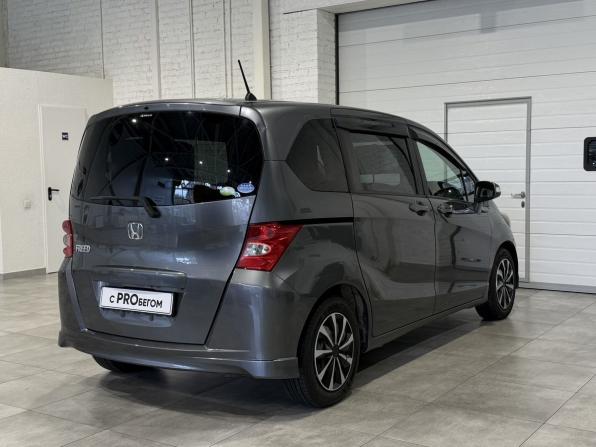 Honda Freed I с пробегом 2010 года, цена 950 000 рублей, 170440 км, компактвэн, Автокод Объявления