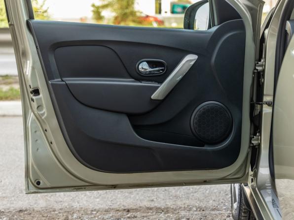 Renault Sandero II Рестайлинг с пробегом 2020 года, цена 1 428 000 рублей, 37106 км, хэтчбек, Автокод Объявления
