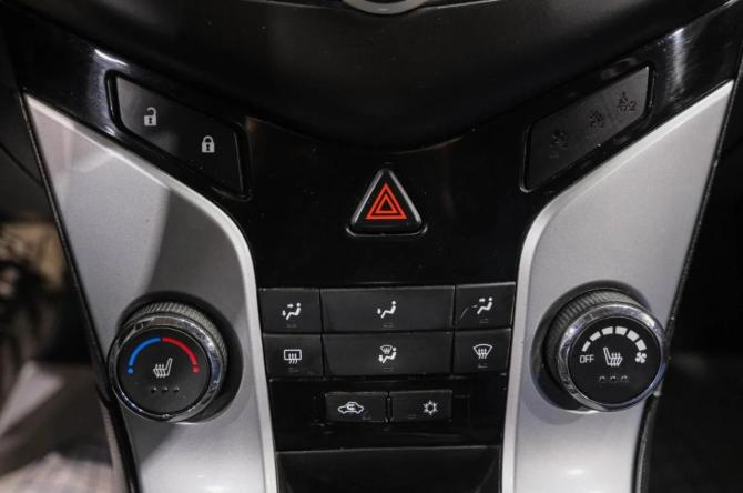 Chevrolet Cruze I Рестайлинг с пробегом 2013 года, цена 689 000 рублей, 160000 км, седан, Автокод Объявления