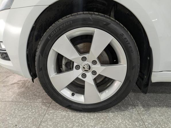 Skoda Octavia III (A7) Рестайлинг с пробегом 2019 года, цена 2 475 000 рублей, 26523 км, лифтбек, Автокод Объявления