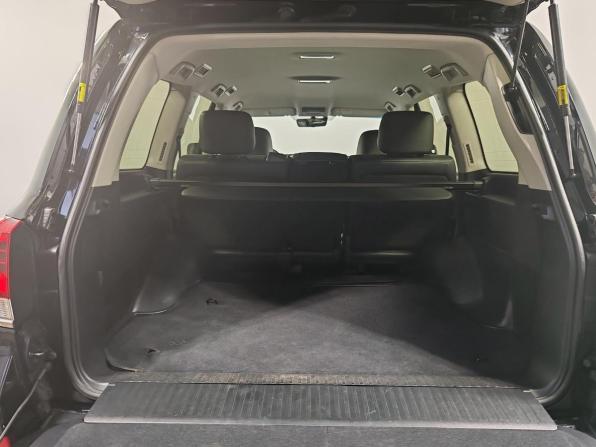 Toyota Land Cruiser 200 Series Рестайлинг 2 с пробегом 2015 года, цена 4 800 000 рублей, 199129 км, внедорожник, Автокод Объявления