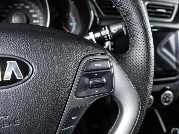 Kia Rio III Рестайлинг с пробегом 2017 года, цена 1 129 000 рублей, 150701 км, седан, Автокод Объявления