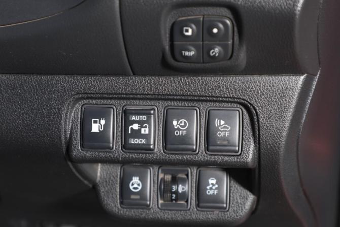 Nissan Leaf I (ZE0/AZE0) с пробегом 2014 года, цена 549 000 рублей, 175000 км, хэтчбек, Автокод Объявления