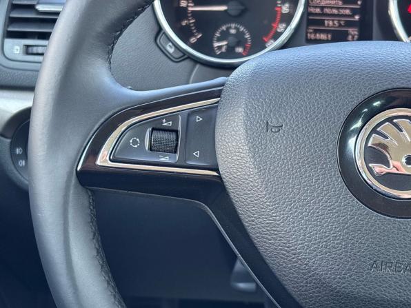 Skoda Yeti I Рестайлинг с пробегом 2014 года, цена 1 590 000 рублей, 164461 км, внедорожник, Автокод Объявления