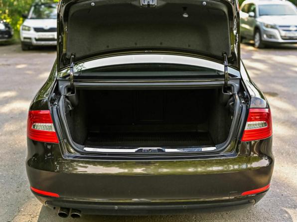 Skoda Superb II Рестайлинг с пробегом 2014 года, цена 1 000 000 рублей, 221774 км, лифтбек, Автокод Объявления