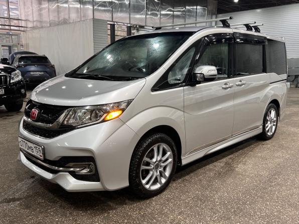Honda Stepwgn V с пробегом 2015 года, цена 1 630 000 рублей, 251269 км, минивэн, Автокод Объявления