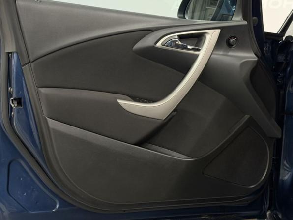 Opel Astra J с пробегом 2011 года, цена 790 000 рублей, 90650 км, хэтчбек, Автокод Объявления