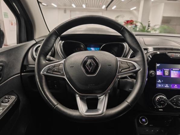 Renault Kaptur I Рестайлинг с пробегом 2021 года, цена 1 719 000 рублей, 69850 км, внедорожник, Автокод Объявления