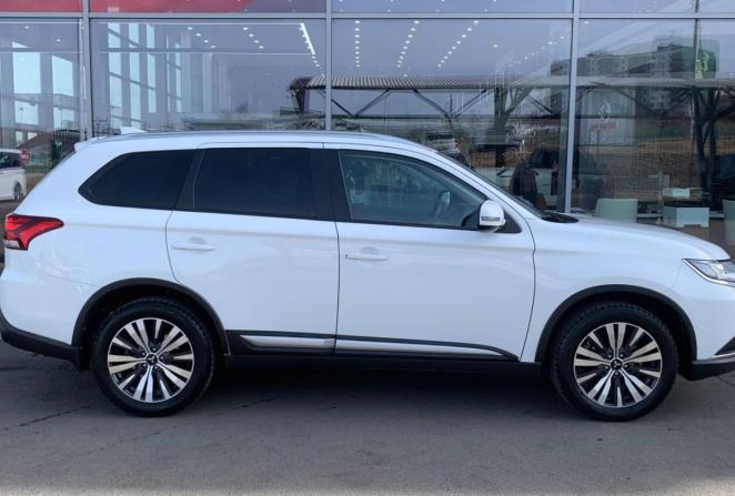 Mitsubishi Outlander III Рестайлинг 3 с пробегом 2021 года, цена 2 670 000 рублей, 50086 км, внедорожник, Автокод Объявления
