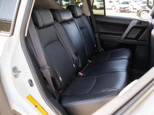 Toyota Land Cruiser Prado 150 Series Рестайлинг 1 с пробегом 2013 года, цена 3 299 000 рублей, 170412 км, внедорожник, Автокод Объявления