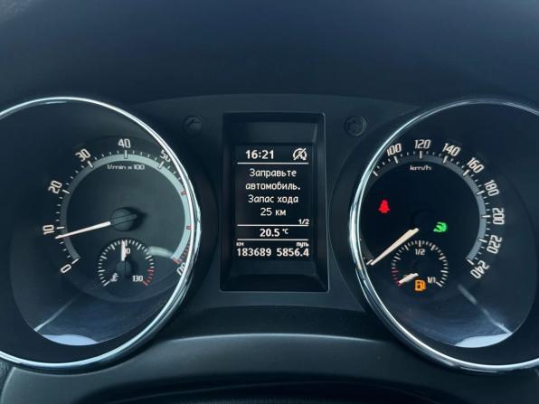 Skoda Yeti I Рестайлинг с пробегом 2017 года, цена 1 299 000 рублей, 183553 км, внедорожник, Автокод Объявления