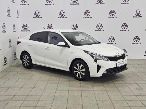 Kia Rio IV Рестайлинг с пробегом 2021 года, цена 1 674 000 рублей, 80535 км, седан, Автокод Объявления