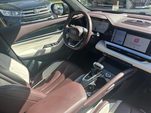 Geely Monjaro I с пробегом 2023 года, цена 2 999 000 рублей, 52035 км, внедорожник, Автокод Объявления