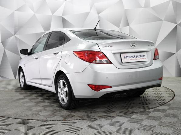 Hyundai Solaris I Рестайлинг с пробегом 2015 года, цена 1 100 000 рублей, 133049 км, седан, Автокод Объявления