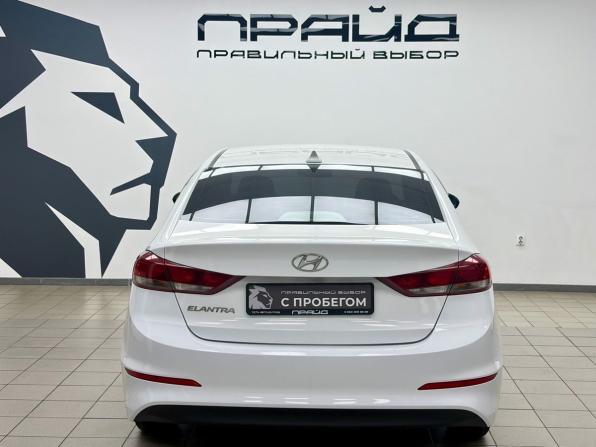 Hyundai Elantra VI (AD) с пробегом 2018 года, цена 1 590 000 рублей, 150000 км, седан, Автокод Объявления