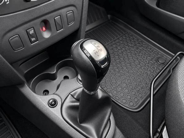 Renault Sandero II с пробегом 2016 года, цена 775 000 рублей, 102927 км, хэтчбек, Автокод Объявления