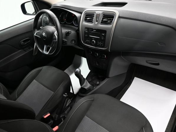 Renault Logan II Рестайлинг с пробегом 2019 года, цена 1 125 000 рублей, 102719 км, седан, Автокод Объявления