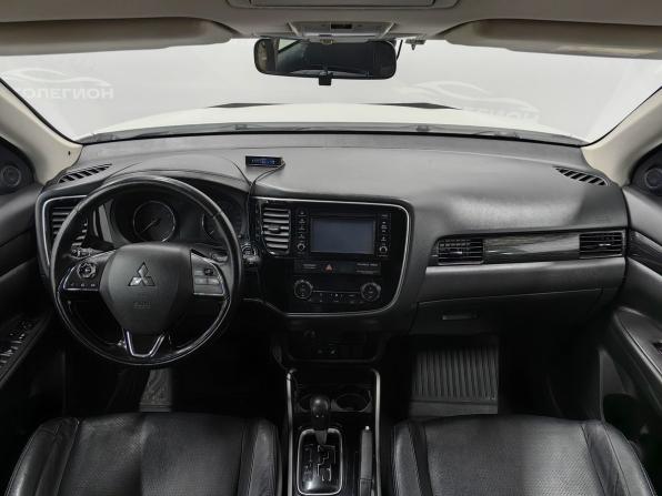 Mitsubishi Outlander III Рестайлинг 2 с пробегом 2017 года, цена 1 900 000 рублей, 156111 км, внедорожник, Автокод Объявления