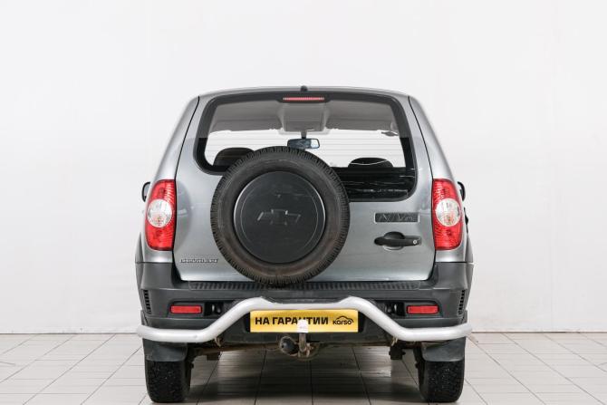 Chevrolet Niva I Рестайлинг с пробегом 2011 года, цена 849 000 рублей, 50000 км, внедорожник, Автокод Объявления