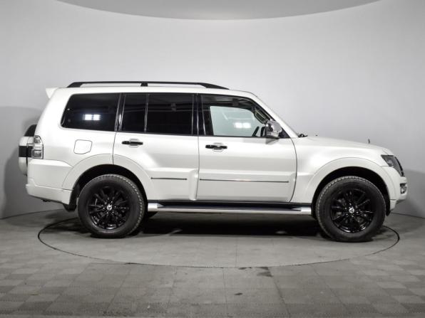 Mitsubishi Pajero IV Рестайлинг 2 с пробегом 2019 года, цена 3 597 900 рублей, 75435 км, внедорожник, Автокод Объявления