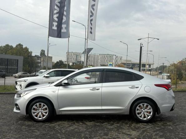 Hyundai Solaris II с пробегом 2018 года, цена 1 350 000 рублей, 128422 км, седан, Автокод Объявления