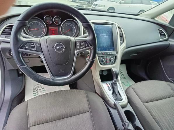Opel Astra J Рестайлинг с пробегом 2012 года, цена 719 995 рублей, 168168 км, хэтчбек, Автокод Объявления