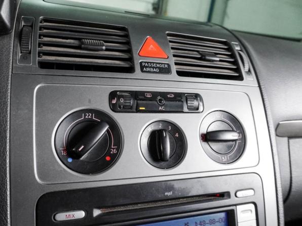 Volkswagen Touran I Рестайлинг с пробегом 2007 года, цена 919 000 рублей, 192890 км, компактвэн, Автокод Объявления