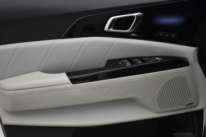 Kia Carnival IV с пробегом 2022 года, цена 4 425 000 рублей, 50743 км, минивэн, Автокод Объявления