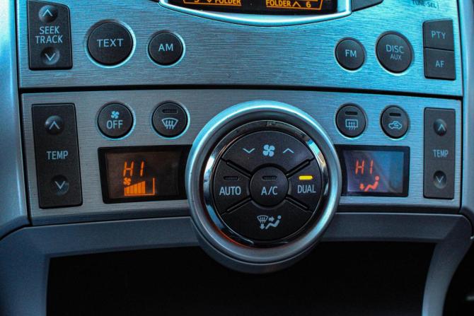 Toyota Verso I с пробегом 2011 года, цена 1 069 000 рублей, 203239 км, компактвэн, Автокод Объявления
